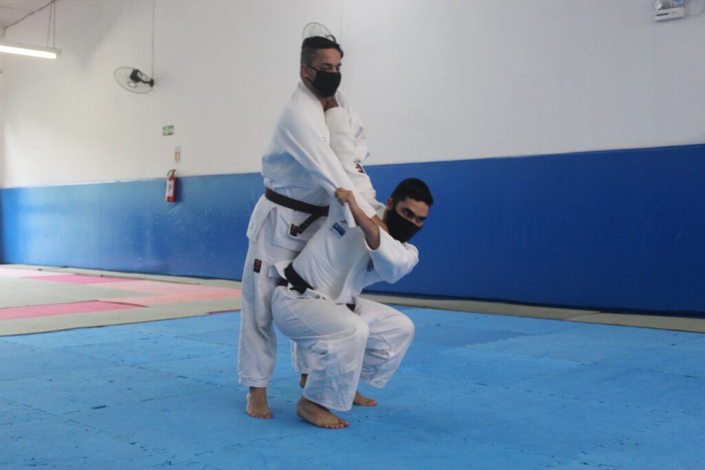 Judocas participam da 1ª Copa Online Lindóia Tênis Clube de Nage-no-Kata